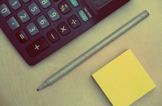 calculator-gff8abbe18_1920