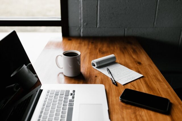 pexels-andrew-neel-2312369 Smart working